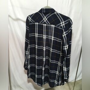 Entro Navy Plaid Button-Up Shirt